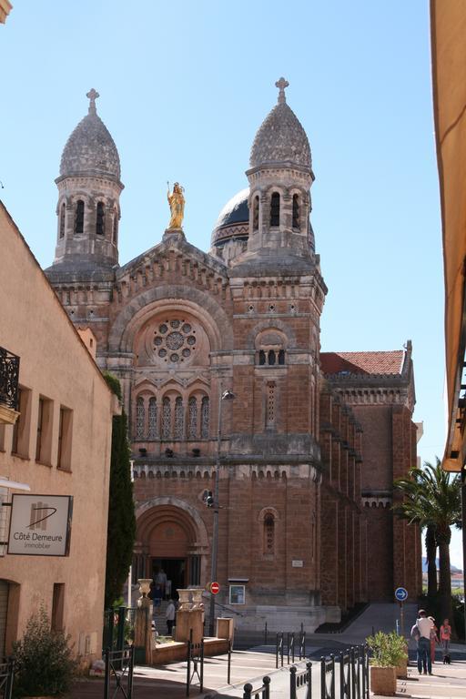 Le Prado De St Raph Hotel Saint-Raphaël Buitenkant foto