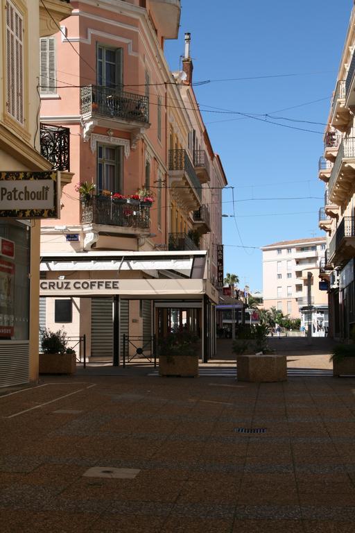 Le Prado De St Raph Hotel Saint-Raphaël Buitenkant foto