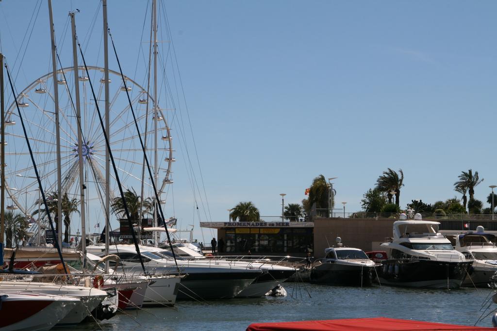 Le Prado De St Raph Hotel Saint-Raphaël Buitenkant foto